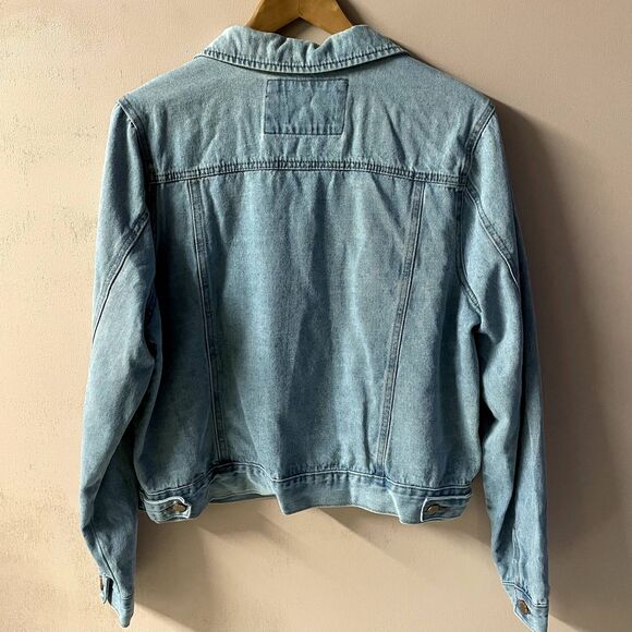Forever 21 Light Medium Wash Oversized Denim Jacket Size L GUC - Picture 3 of 10